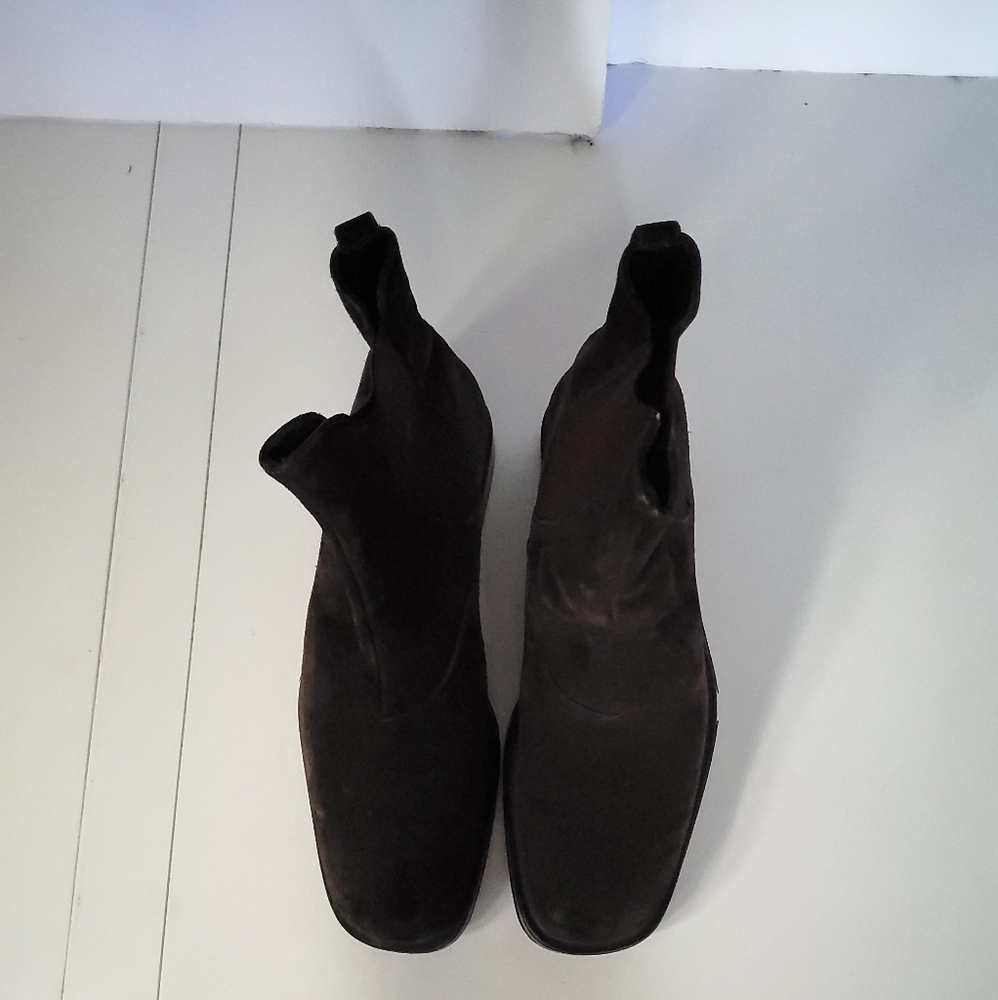 Salvatore Ferragamo Chocolate Brown Suede Chelsea Boots 9D - Picture 3 of 7